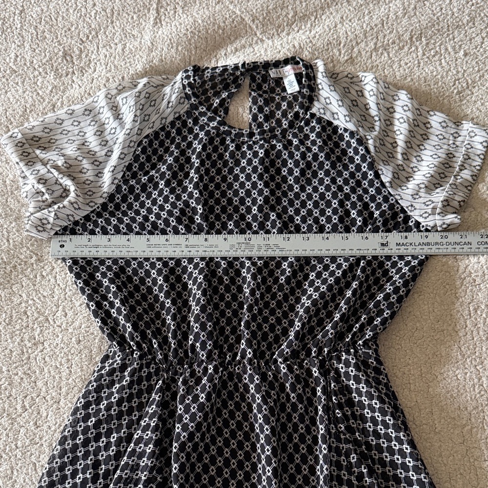 Made For Impulse Chic Black and White Patterned Open Back Midi Dress Large - Picture 3 of 5